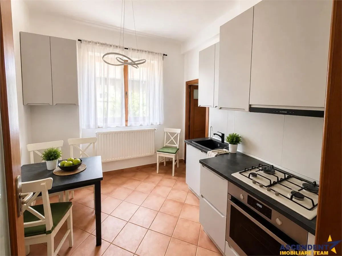 Pet friendly! Refugiu urban, 20 mp gradina privata, 2 camere, 65 mp, regim vila, Dealul Cetatii, Brasov - foto 2