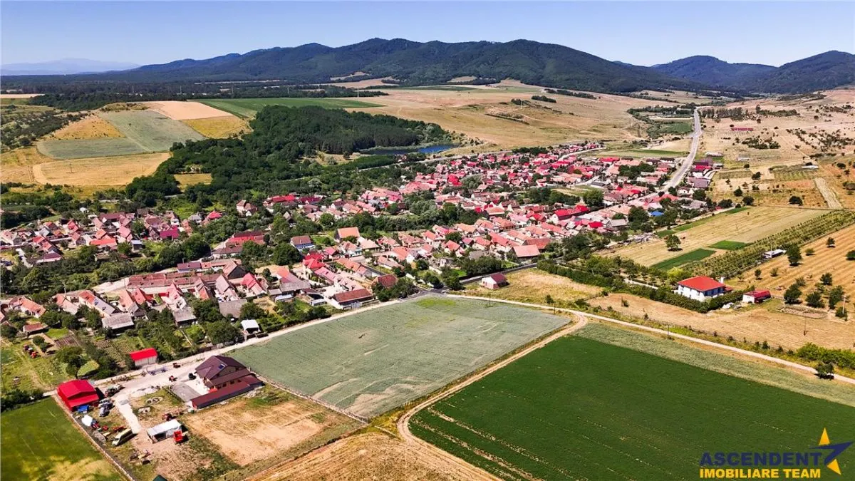 FILM!  1.400 mp, teren intravilan, in Maierus, Brasov - foto 2