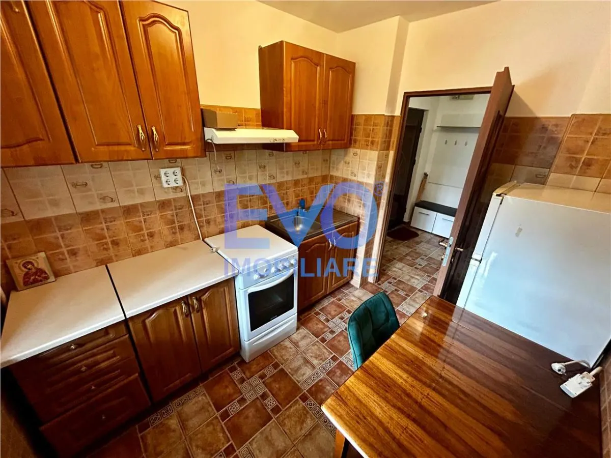DE INCHIRIAT APARTAMENT CU 2 CAMERE CENTRAL - foto 3