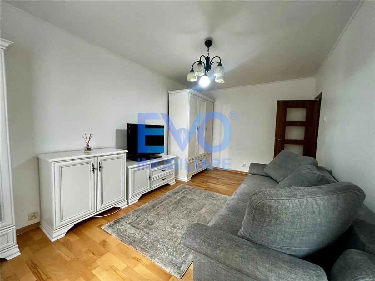 DE INCHIRIAT APARTAMENT CU 2 CAMERE CENTRAL - foto 6