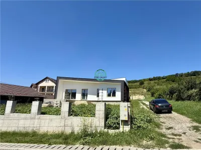 Casa cu 3 camere de vanzare, teren 400 mp, in Corunca - foto 2