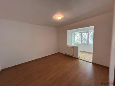 Apartament cu 3 camere de vanzare, zona Piata Moldovei - foto 3