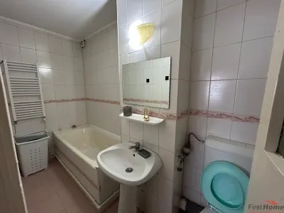 Apartament cu 3 camere de vanzare, zona Ceasul Rau. - foto 11