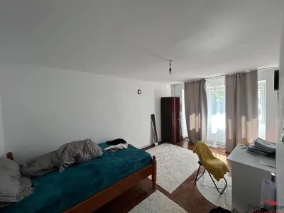 Garsoniera de vanzare etaj 3, zona Ceasul Rau - Focsani