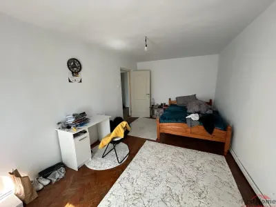 Garsoniera de vanzare etaj 3, zona Ceasul Rau - foto 2