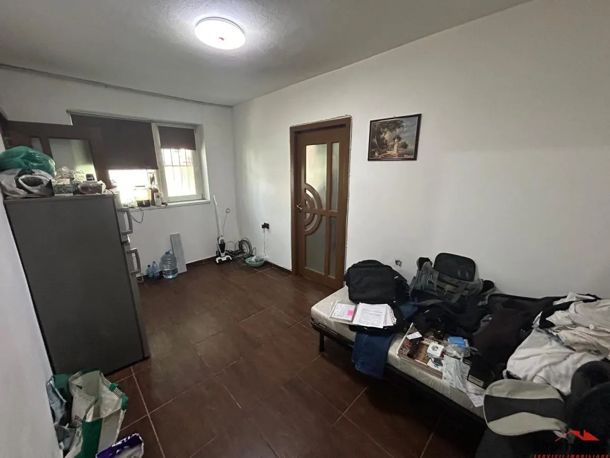 Apartament cu 2 camere de vanzare Odobesti zona liceul Duiliu Zamfirescu - foto 2