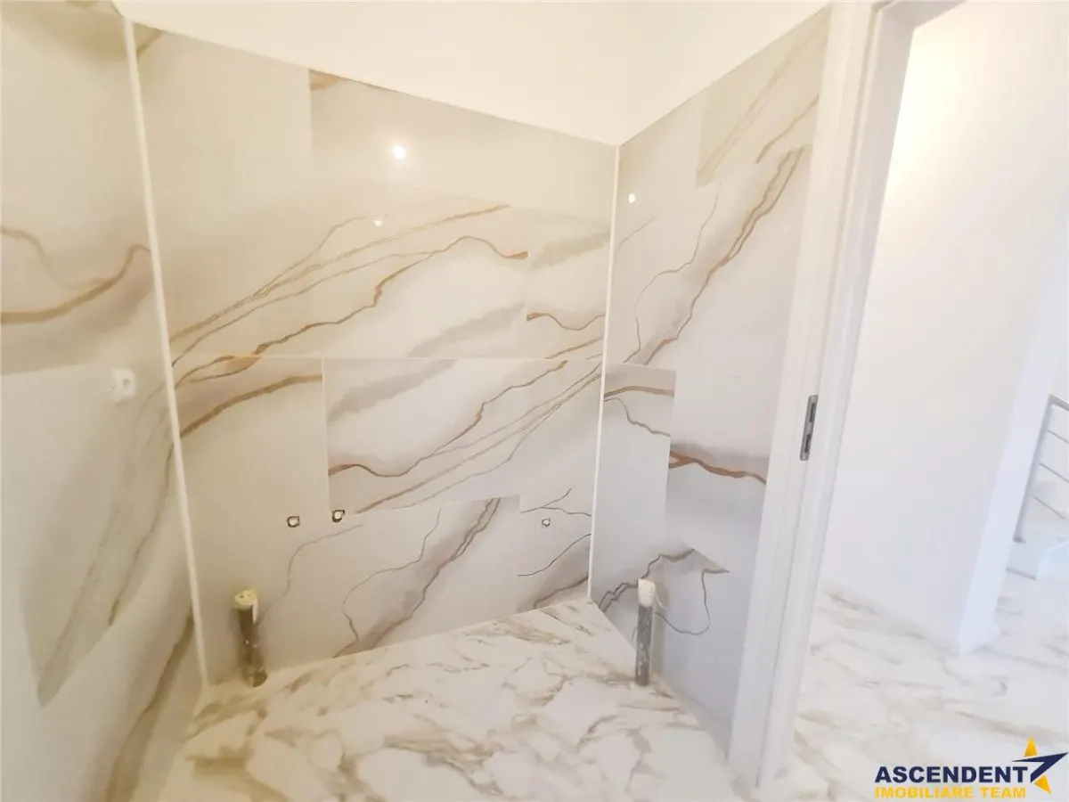 Vila superba cu 5 camere, intabulata 2025, P+E, toate utilitatile, Harman, Brasov - foto 12