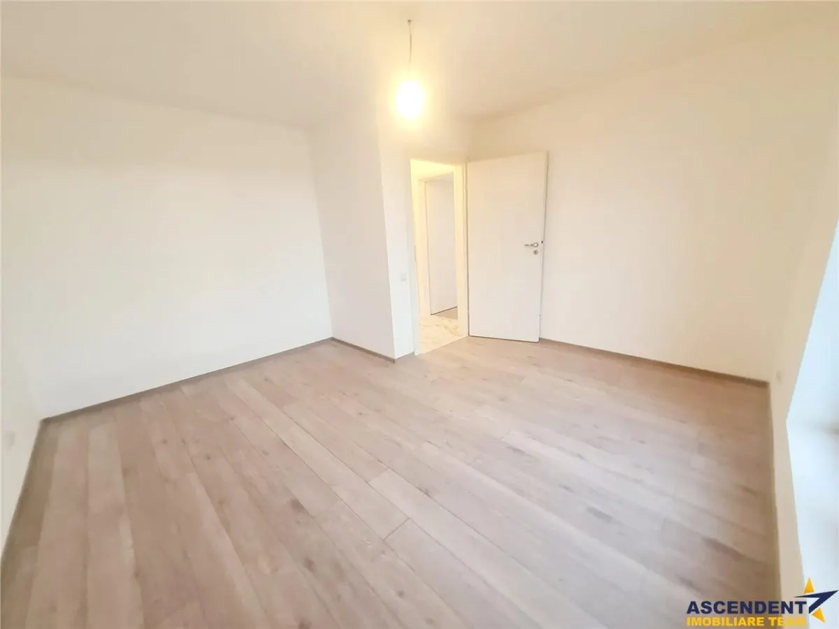 Vila superba cu 5 camere, intabulata 2025, P+E, toate utilitatile, Harman, Brasov - foto 6