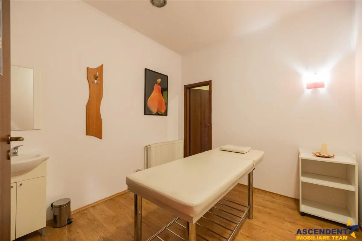 Casa pretabila: rezidential/ comercial/ servicii  Central, Fagaras - foto 14