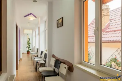 Casa pretabila: rezidential/ comercial/ servicii  Central, Fagaras - foto 6