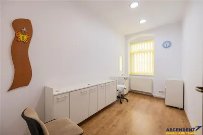 Casa pretabila: rezidential/ comercial/ servicii  Central, Fagaras - foto 7