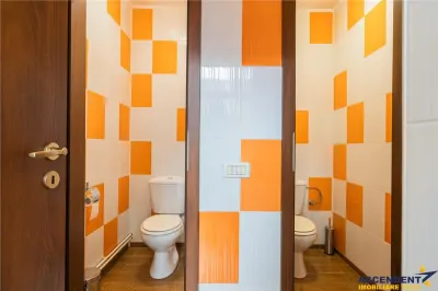 Casa pretabila: rezidential/ comercial/ servicii  Central, Fagaras - foto 17