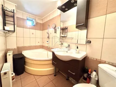 Apartament 3 camere cu centrala proprie - foto 12