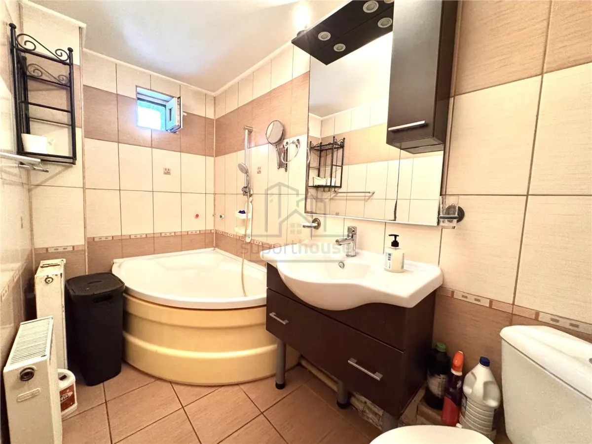 Apartament 3 camere cu centrala proprie - foto 12