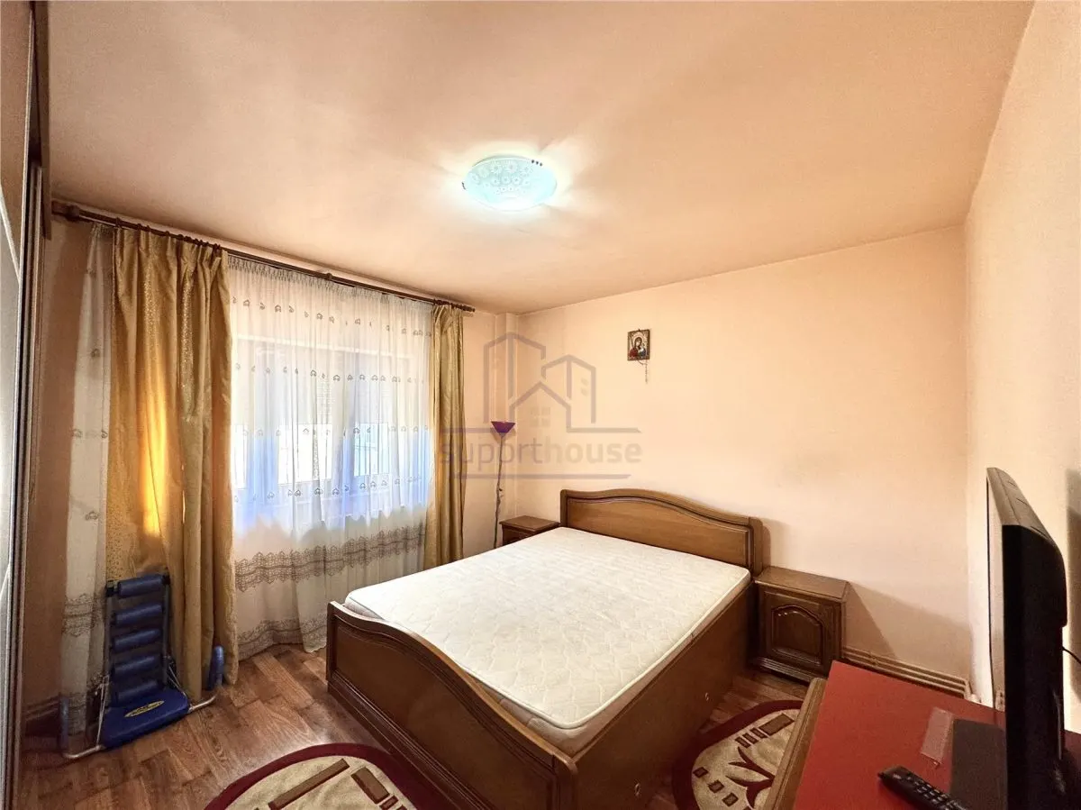 Apartament 3 camere cu centrala proprie - foto 4