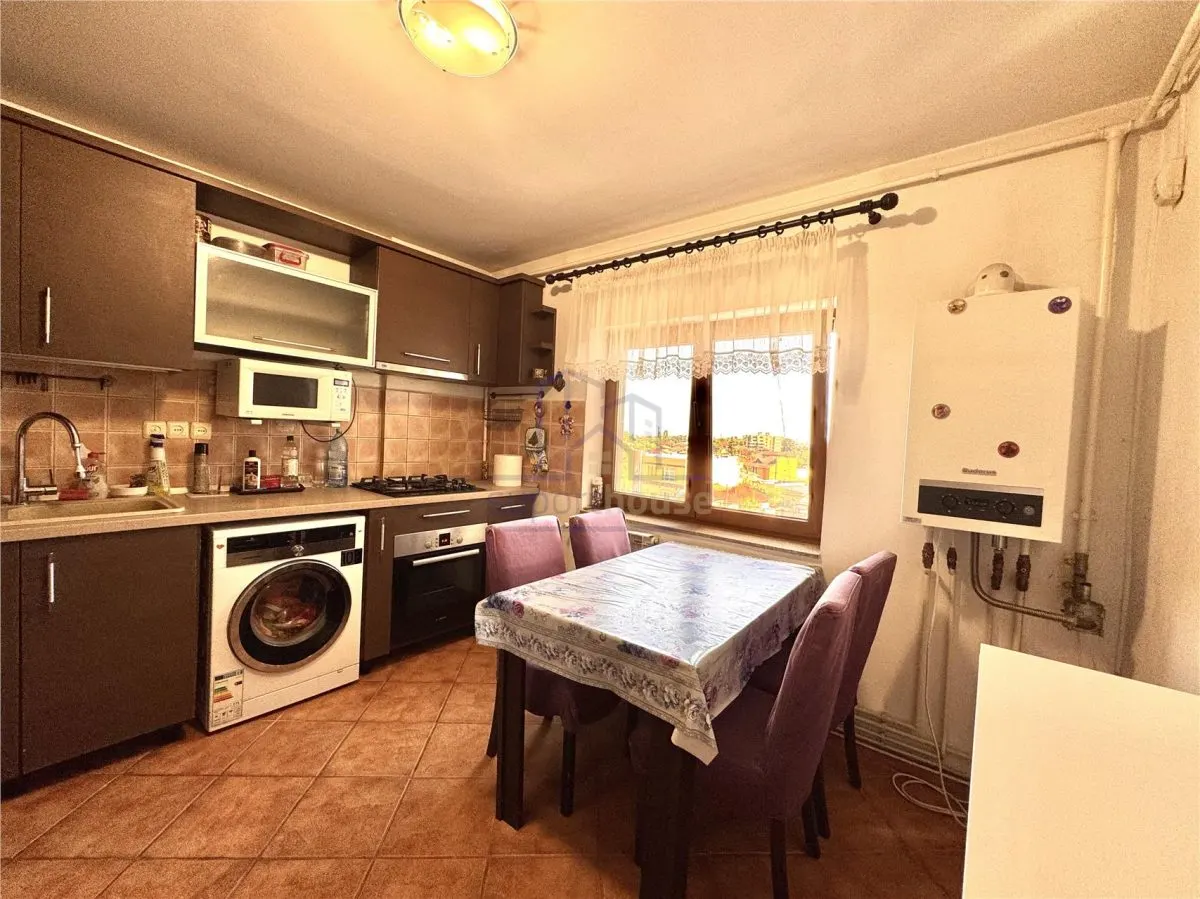 Apartament 3 camere cu centrala proprie - foto 10