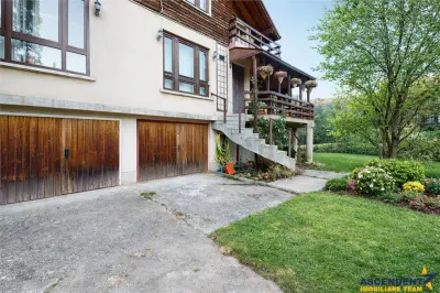 Proprietate rustica la 1 km de Castelul Bran:Doua unitati duplex, arhitectura traditionala: locuinta sau investitie! - foto 11