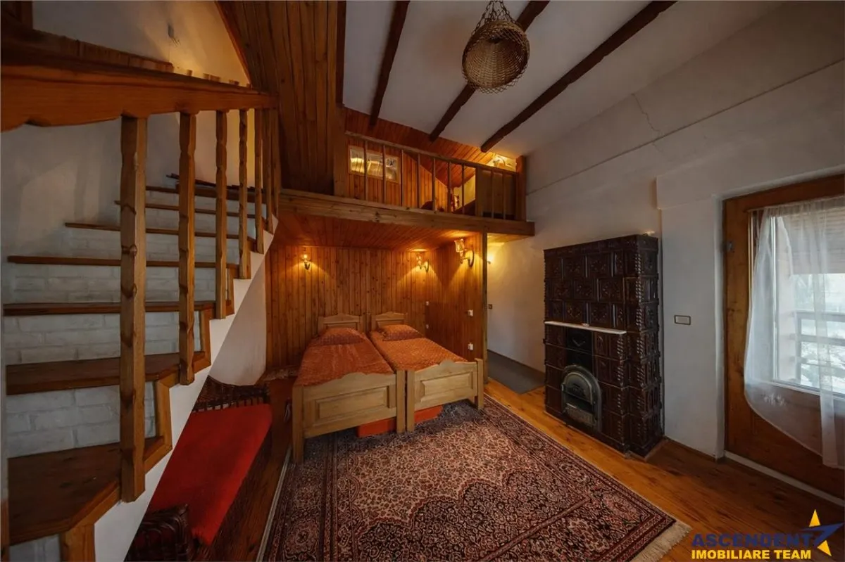 Proprietate rustica la 1 km de Castelul Bran:Doua unitati duplex, arhitectura traditionala: locuinta sau investitie! - foto 5