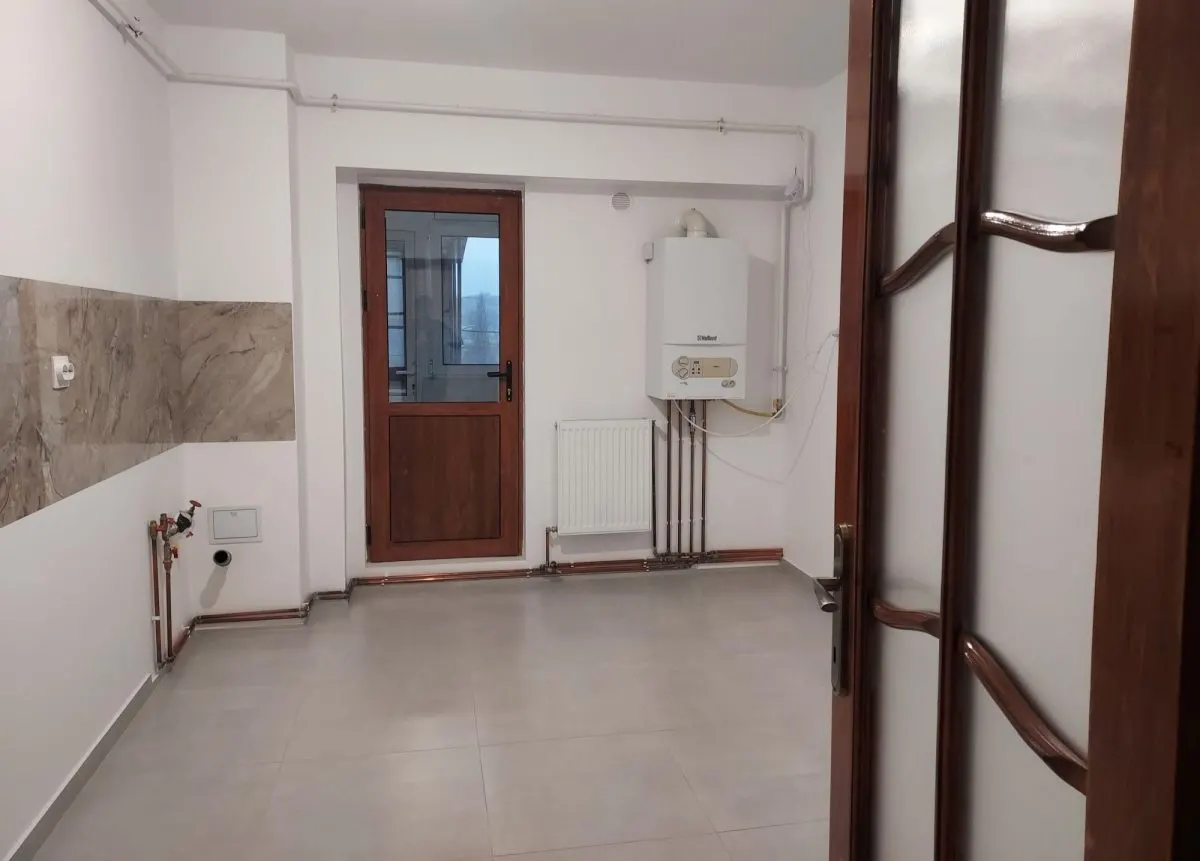 Apartament 3 Camere, 2 Băi, Păcurari, Et.2, complet renovat- 84mp - foto 3