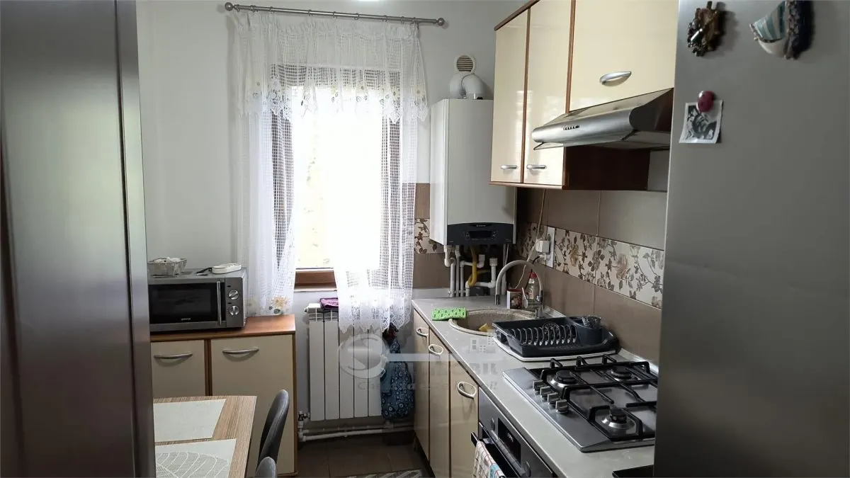 APARTAMENT 3 CAMERE NEDECOMANDAT CANTEMIR PODU ROS - foto 1