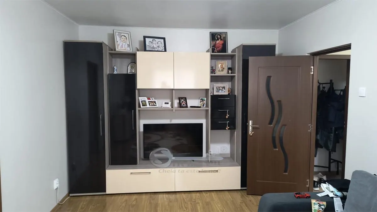 APARTAMENT 3 CAMERE NEDECOMANDAT CANTEMIR PODU ROS - foto 2