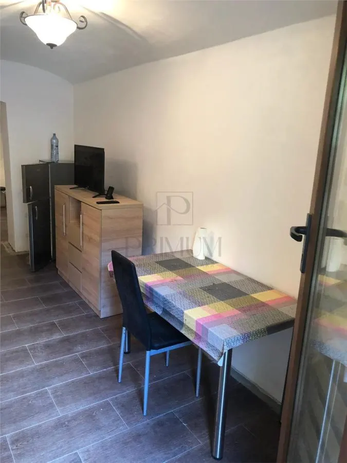 Spatiu comercial - semicentral - toate utilitatiile - 2 intrari - 37 mp - foto 2