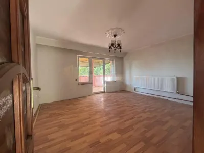 Casa individuala de vanzare + 7 ari de teren, Grosi - Grosi
