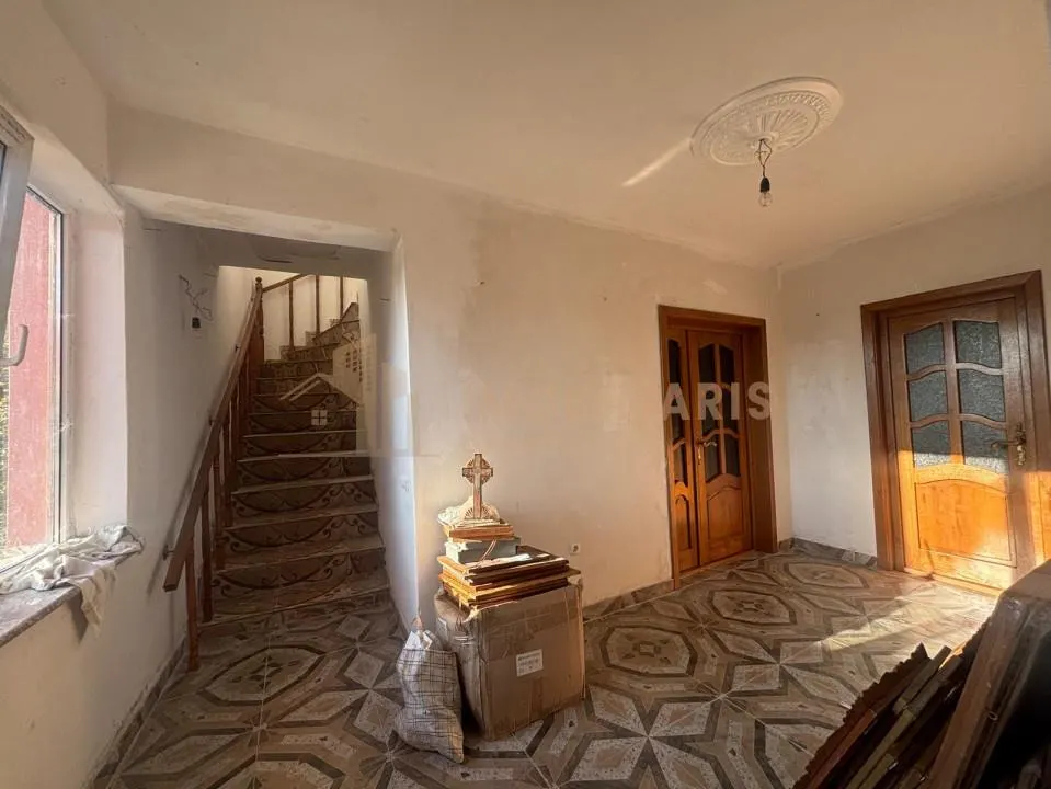 Casa individuala de vanzare + 7 ari de teren, Grosi - foto 14