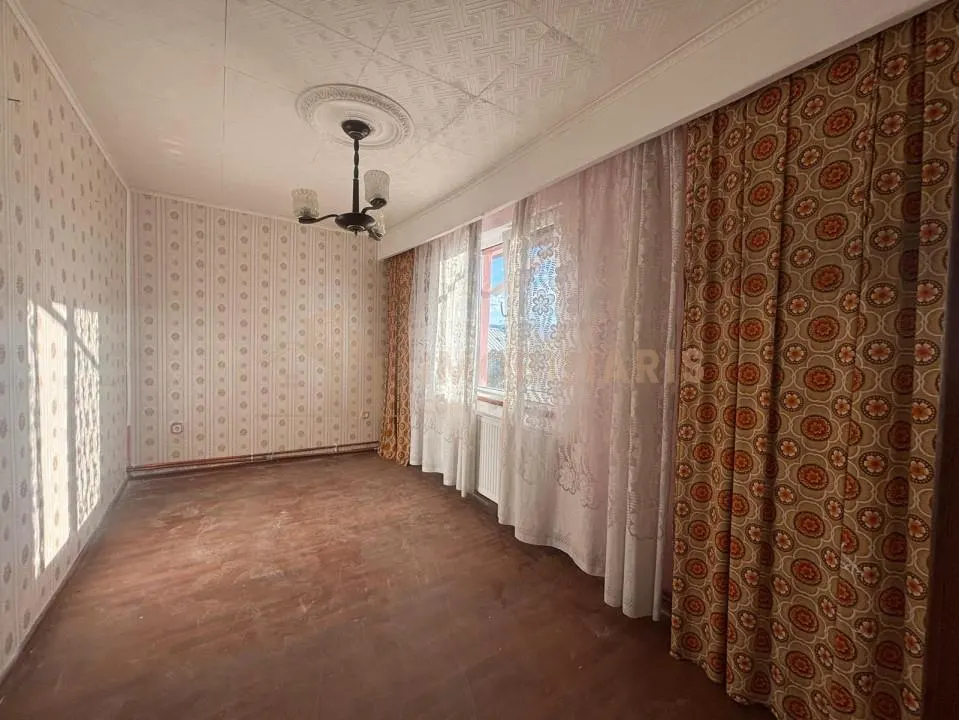 Casa individuala de vanzare + 7 ari de teren, Grosi - foto 4