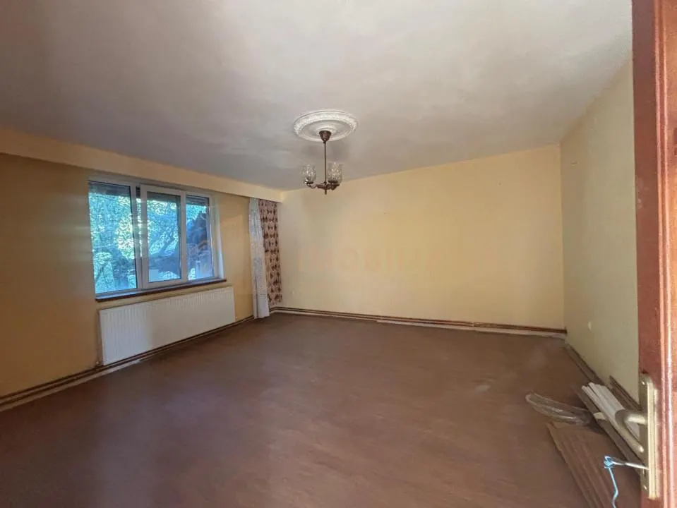 Casa individuala de vanzare + 7 ari de teren, Grosi - foto 5