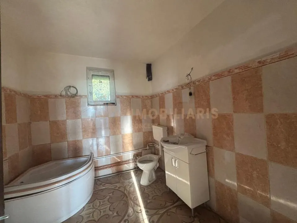 Casa individuala de vanzare + 7 ari de teren, Grosi - foto 7