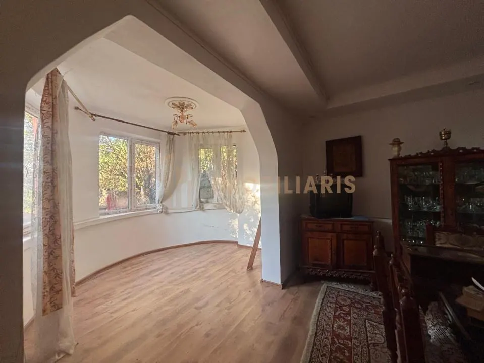 Casa individuala de vanzare + 7 ari de teren, Grosi - foto 8