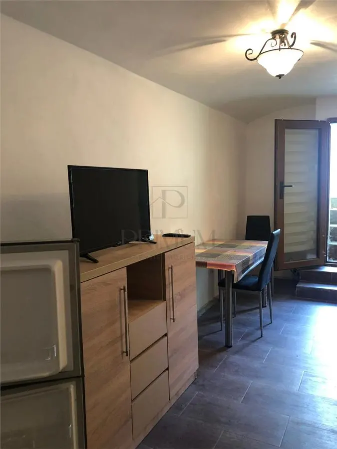 Spatiu comercial - semicentral - toate utilitatiile - 2 intrari - 37 mp - foto 3