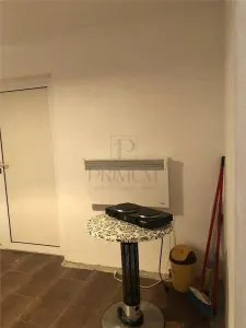 Spatiu comercial - semicentral - toate utilitatiile - 2 intrari - 37 mp - foto 4