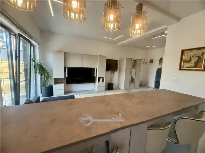 VILA EXCLUSIVISTA 4 CAM VALEA ADANCA LAC EZARENI PRIMA INCHIRIERE - Iasi