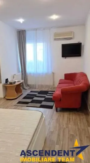 Garsoniera la casa, mobilata, 38mp, pivnita, pod mansardabil, cu teren 20mp, Centrul Istoric, Brasov - foto 8
