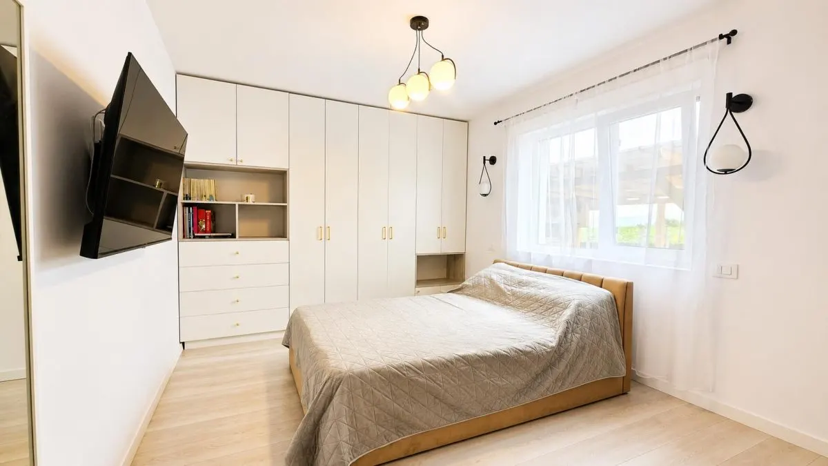 Casa 4 camere single  400 mp teren MIROSLAVA Ciurbesti - foto 6