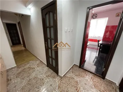 Se inchiriaza | Apartament 3 camere | Obcini - foto 3