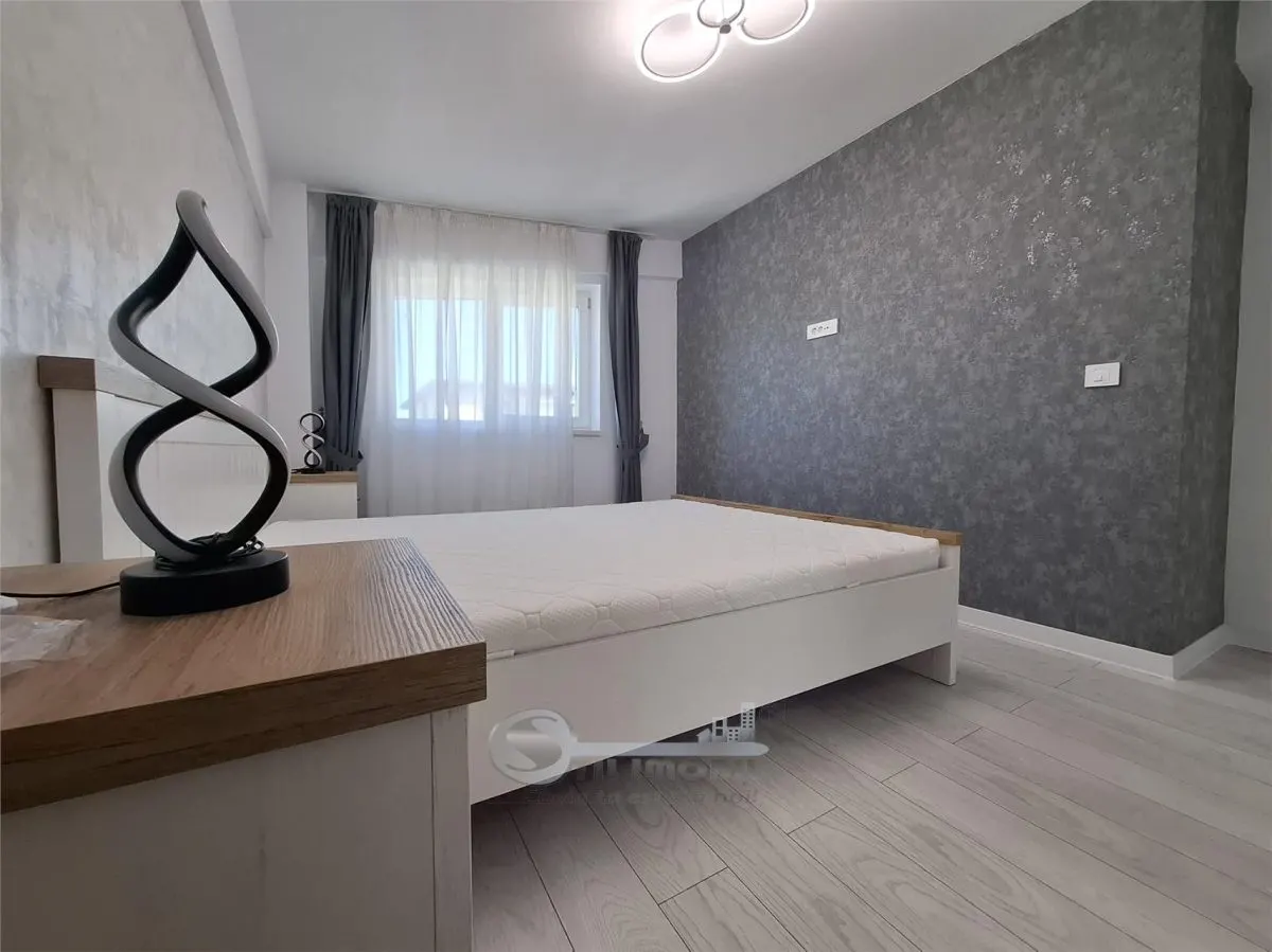 Apartament mobilat, bloc 2022, baie cu geam, balcon inchis, Cug - foto 3