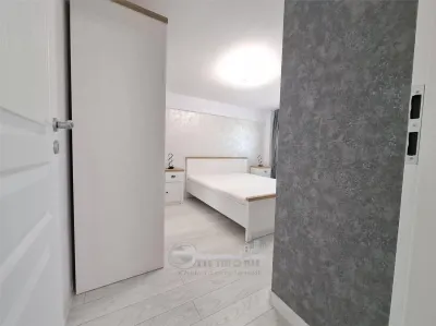 Apartament mobilat, bloc 2022, baie cu geam, balcon inchis, Cug - foto 8