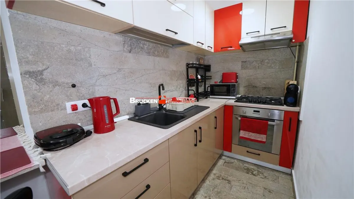 Casa curte comuna | Constructie 2015 | Regim S+P+M | Zona centrala - foto 3
