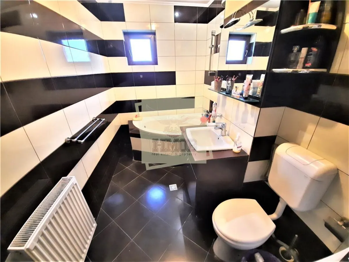 Apartament decomandat 2 camere  parcare privata  P Brana - foto 5