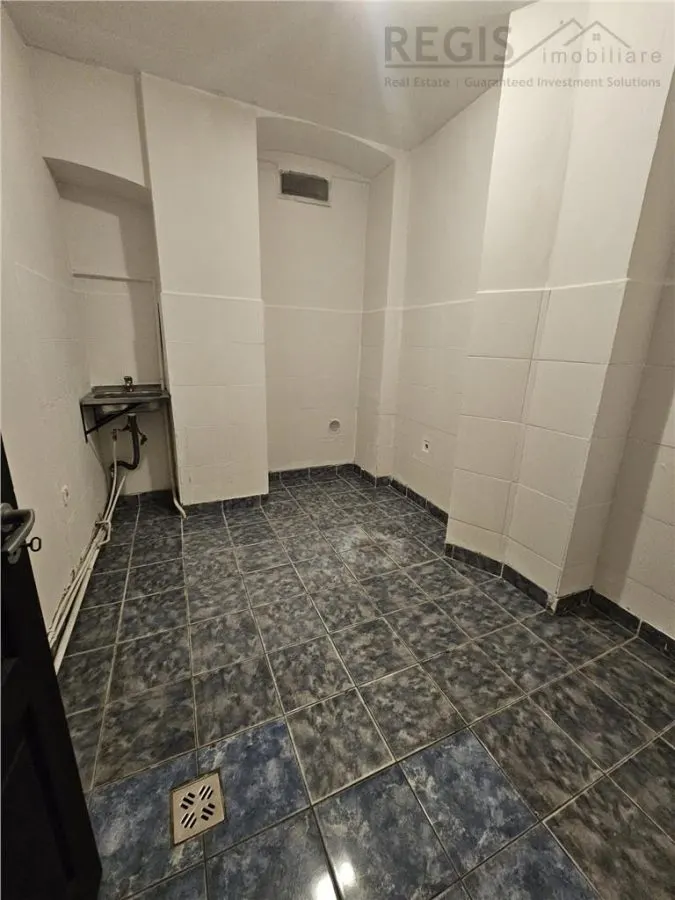 Spatiu Comercial ULTRACENTRAL PIATA SFATULUI - foto 9