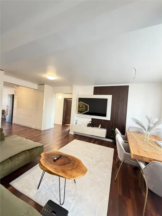 Etaj III | Apartament spatios cu 3 camere - 86 mÂ² | Parcare proprie - foto 1