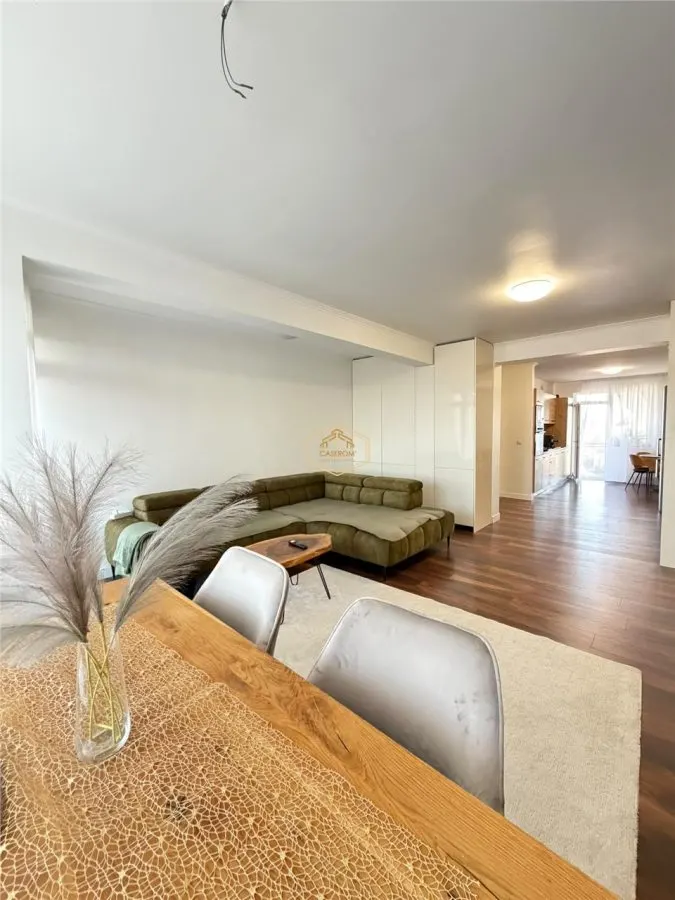 Etaj III | Apartament spatios cu 3 camere - 86 mÂ² | Parcare proprie - foto 2