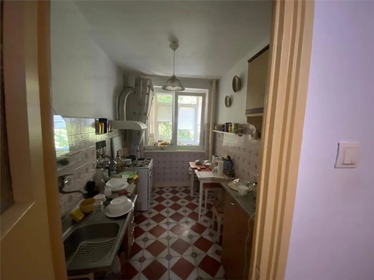Vanzare apartament 3 camere | Sos Mihai Bravu - Maior Coravu | etaj 2 | bloc 1970 reabilitat | pozitie foarte bună | - foto 5