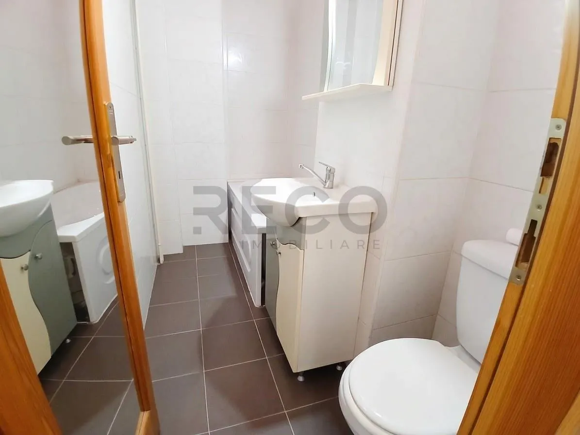 RECO Apartament cu o camera Decomandat  zona Salca - foto 8
