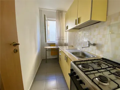 JUDETEAN - 2 CAMERE - ETAJ 1 - foto 4