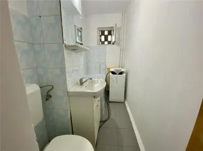 JUDETEAN - 2 CAMERE - ETAJ 1 - foto 5