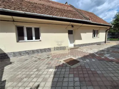 Casa individuala cu 5 camere si terasa inchisa - foto 2